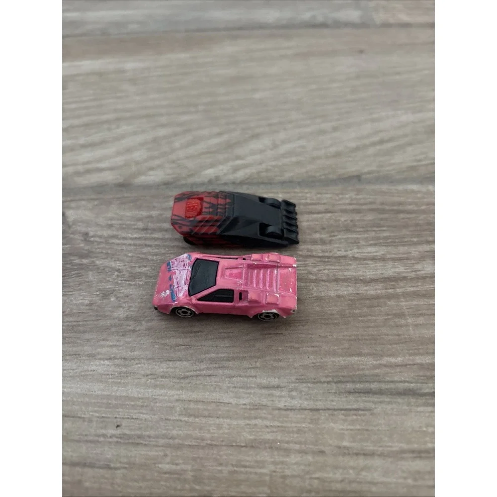 Small Hasbro Micro Machine Spiderman Carnage Road Killer &‎ Pink Lamborghini